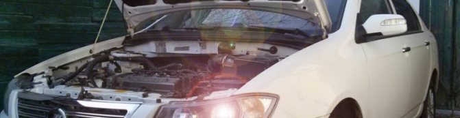 Открытый капот на Лифан Солано