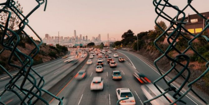 Передвижение с каркасными шторками и выписывают ли штраф